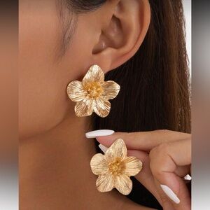 Flower Shaped Earrings
